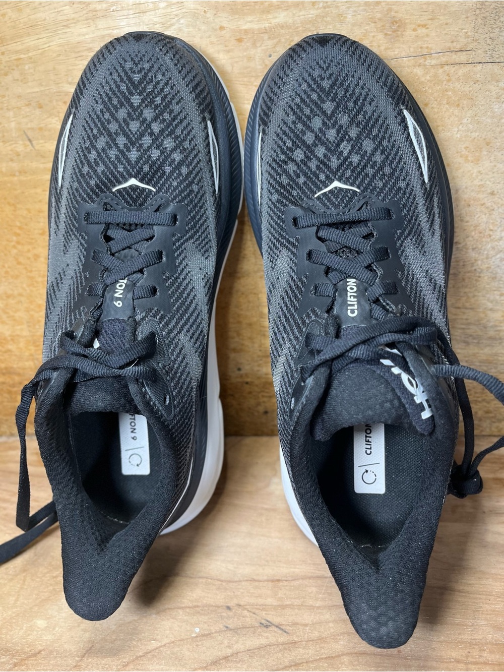 Hoka One One Clifton 9 REFLECTIVE Womens Size 7.5 Running Shoes Sneakers Black - Picture 7 of 12